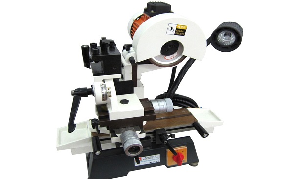 Características y usos de BT - 150HG Cutter Grinding Machine