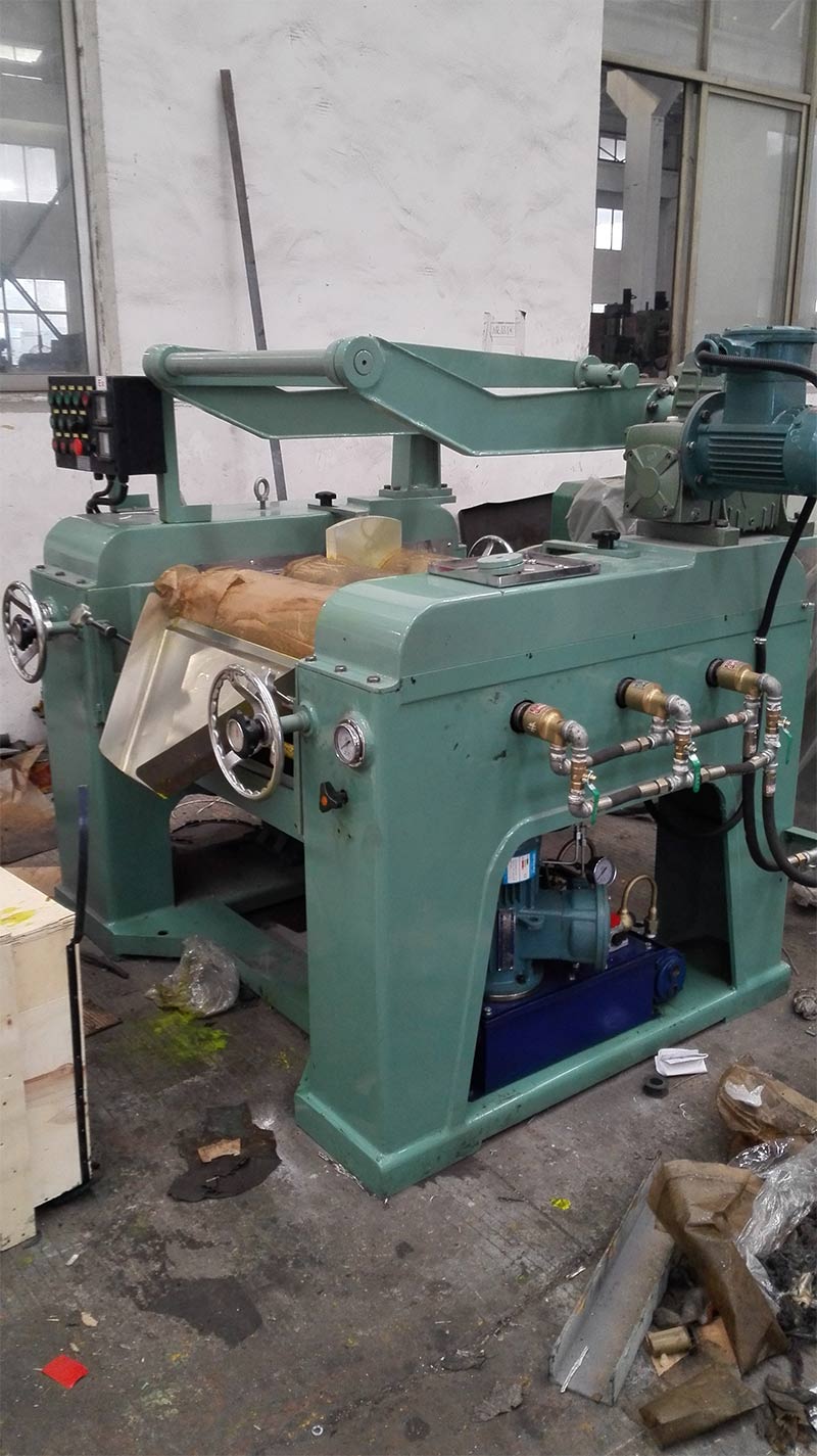 phm hydraulic triple roller mill 4