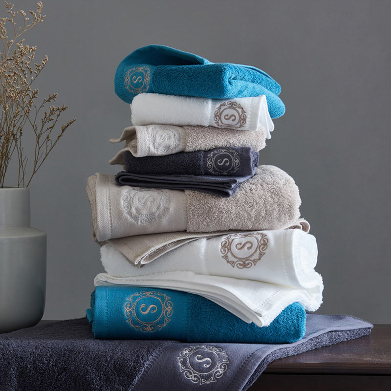 Hotel Pillows & Bed Sheet |  | Singapore