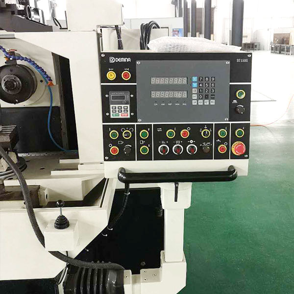 Máy mài công cụ BT-150HG PCD được dùng để mài các công cụ PCD