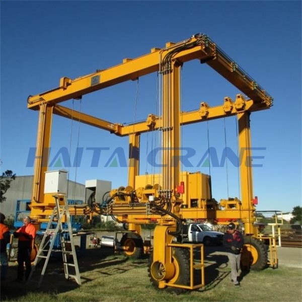 Hydraulic Crane Used at Port for Bulk Cargo Loading and UnloadingIKHsW9q0LFKf