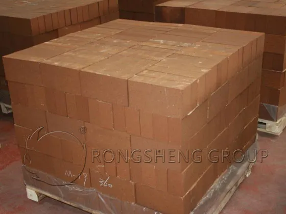 https://shmuker.oss-cn-hangzhou.aliyuncs.com/data/oss/60e819f0790f5527ee3d7557/60ee491677a41e157184c1dc/20250529140743/alkaline-magnesia-refractory-bricks.jpg