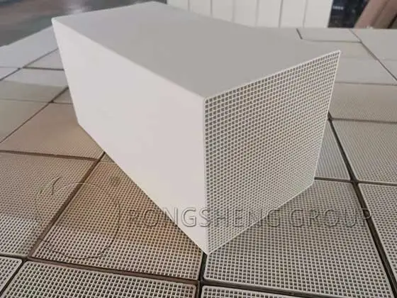https://shmuker.oss-cn-hangzhou.aliyuncs.com/data/oss/60e819f0790f5527ee3d7557/60ee491677a41e157184c1dc/20250530145836/Refractory-Honeycomb-Ceramic-Bricks.jpg