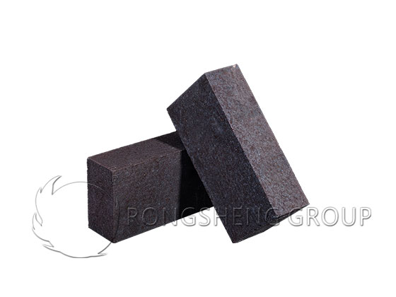 https://shmuker.oss-cn-hangzhou.aliyuncs.com/data/oss/60e819f0790f5527ee3d7557/60ee491677a41e157184c1dc/20250530164600/Semi-recombined-magnesia-chrome-bricks.jpg