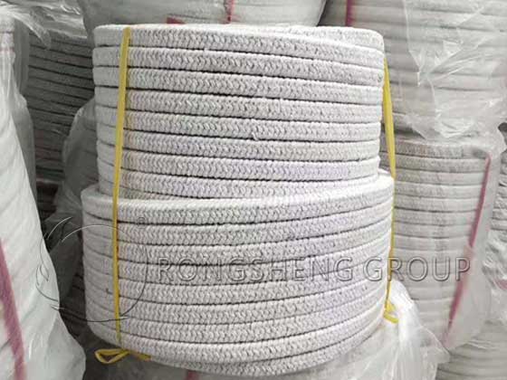 Couverture d'isolation en fibres céramiques à haute température en détail