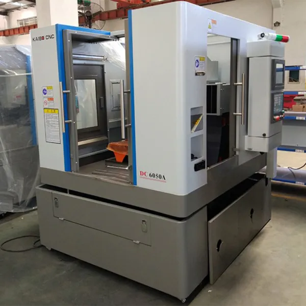 https://shmuker.oss-cn-hangzhou.aliyuncs.com/data/oss/60f057d7801008393c7f3dd7/66a70b5c6ab1dc323153e13a/20240807111821/cnc-engraving-milling-machine-for--copper-electrode-dc6050a-2.jpg