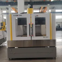 https://shmuker.oss-cn-hangzhou.aliyuncs.com/data/oss/60f057d7801008393c7f3dd7/66a70b5c6ab1dc323153e13a/20240807135154/plastic-mold-making-cnc-milling-machine-dc1317-2.jpg