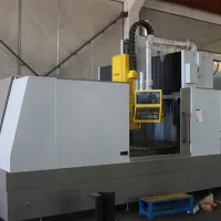 https://shmuker.oss-cn-hangzhou.aliyuncs.com/data/oss/60f057d7801008393c7f3dd7/66a70b5c6ab1dc323153e13a/20240822095342/1724291632011_gantry-type-cnc-milling-machine-for-metal-processing-dc2025-2.png