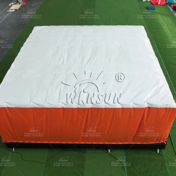 https://shmuker.oss-cn-hangzhou.aliyuncs.com/data/oss/60f0582b801008393c7f4eca/60f05ed4801008393c7ff3c7/20250401140221/Safety%20Freefall%20Giant%20Inflatable%20Airbag%20(2).jpg