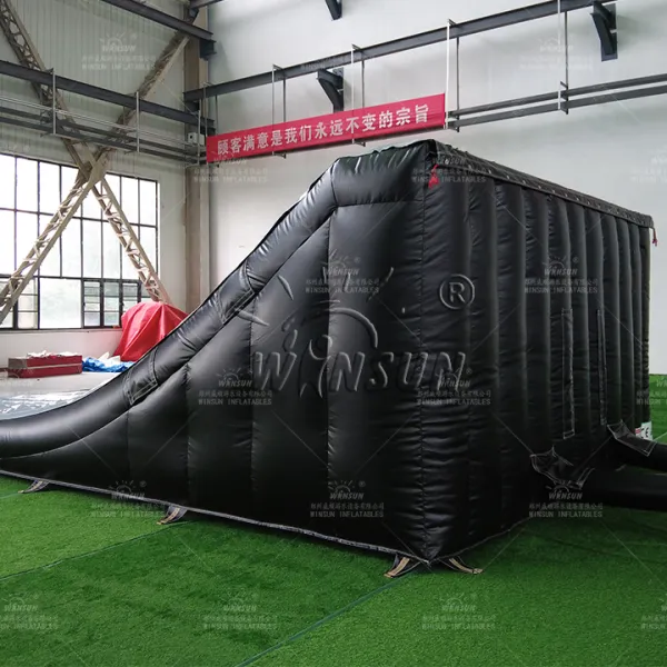 https://shmuker.oss-cn-hangzhou.aliyuncs.com/data/oss/60f0582b801008393c7f4eca/60f05ed4801008393c7ff3c7/20250429154149/Quick-inflate_FMX_training_airbag.jpg