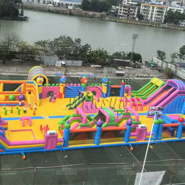 https://shmuker.oss-cn-hangzhou.aliyuncs.com/data/oss/60f0582b801008393c7f4eca/60f05ed4801008393c7ff3c7/20250529135806/inflatable_theme_park_with_safety_features.jpg