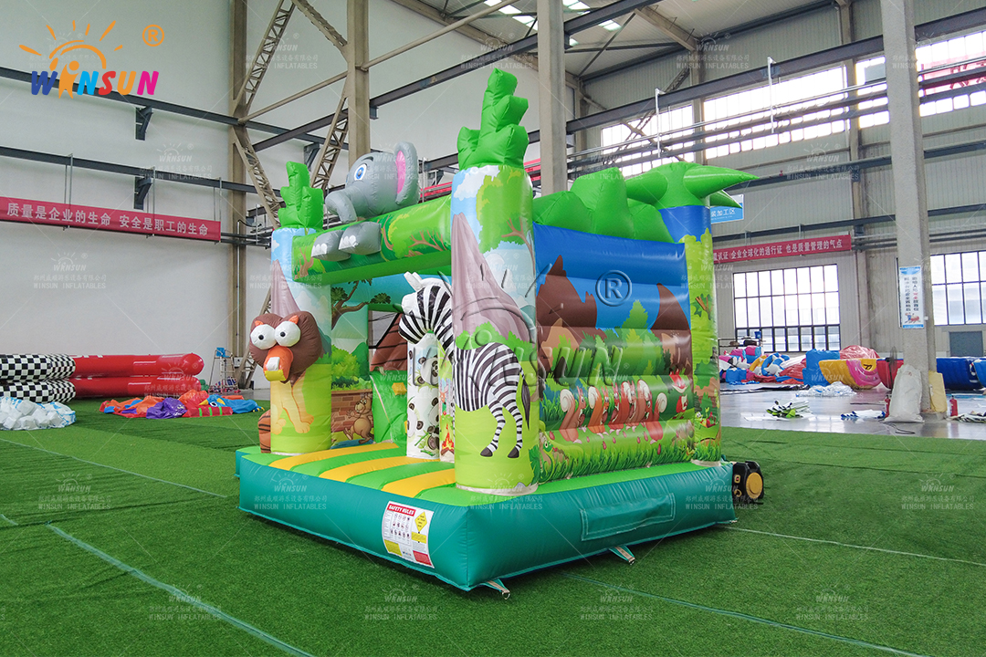 https://shmuker.oss-cn-hangzhou.aliyuncs.com/data/oss/60f0582b801008393c7f4eca/60f05ed4801008393c7ff3c7/20250609171103/Kids_jungle-themed_inflatable_jumper.jpg