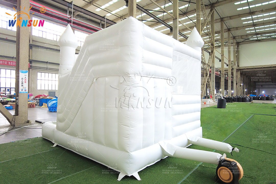 https://shmuker.oss-cn-hangzhou.aliyuncs.com/data/oss/60f0582b801008393c7f4eca/60f05ed4801008393c7ff3c7/20250710100330/Commercial-Grade_White_Inflatable_Wedding_Playground_for_Outdoor_Events.jpg