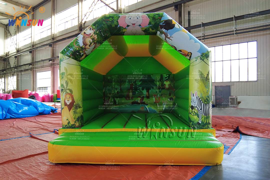 https://shmuker.oss-cn-hangzhou.aliyuncs.com/data/oss/60f0582b801008393c7f4eca/60f05ed4801008393c7ff3c7/20250722094407/Anti-slip_jungle_inflatable_bouncer_for_kids.jpg