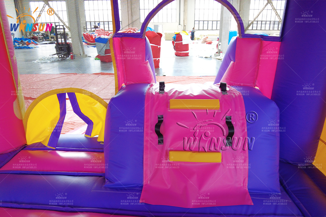 https://shmuker.oss-cn-hangzhou.aliyuncs.com/data/oss/60f0582b801008393c7f4eca/60f05ed4801008393c7ff3c7/20250730155923/13ft_tall_commercial_bounce_house_with_slide.jpg