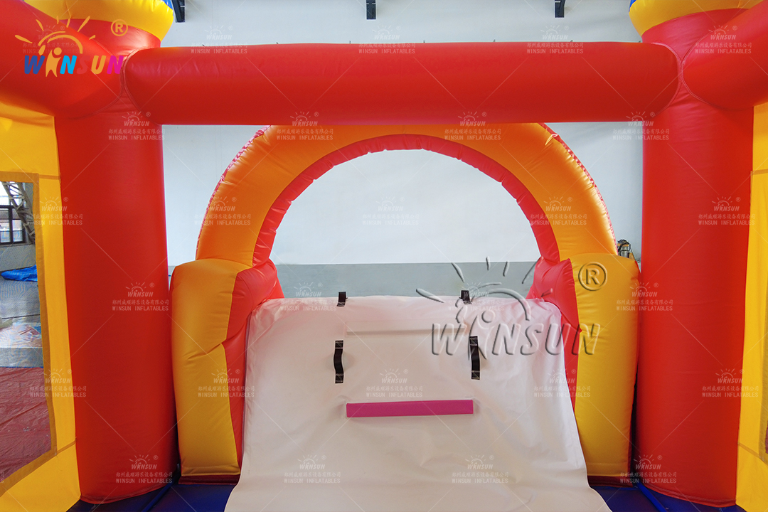 https://shmuker.oss-cn-hangzhou.aliyuncs.com/data/oss/60f0582b801008393c7f4eca/60f05ed4801008393c7ff3c7/20250801154527/High_capacity_bounce_house_with_extra_wide_dry_slide.jpg