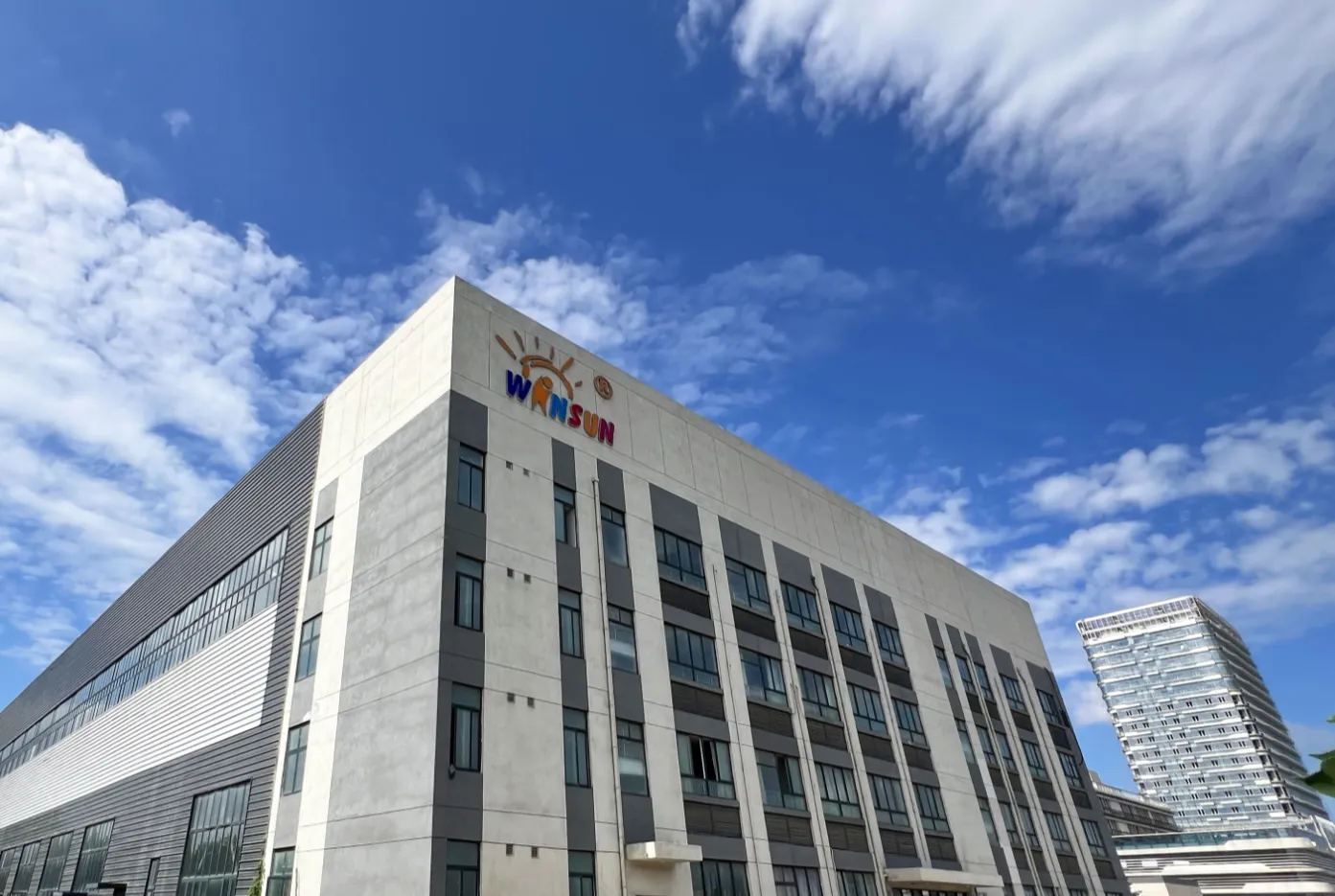 https://shmuker.oss-cn-hangzhou.aliyuncs.com/data/oss/60f0582b801008393c7f4eca/678deda48dbfa83ff886120a/20250228135507/1740722152195_about-us-company-4.png