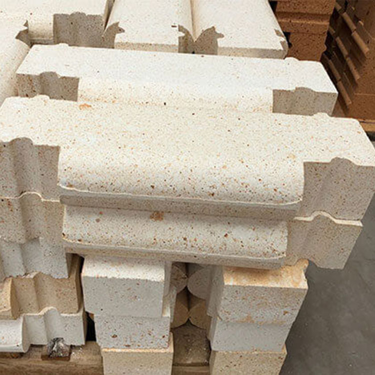 Comparison of furnace lining before and after using high - performance andalusite refractory bricks