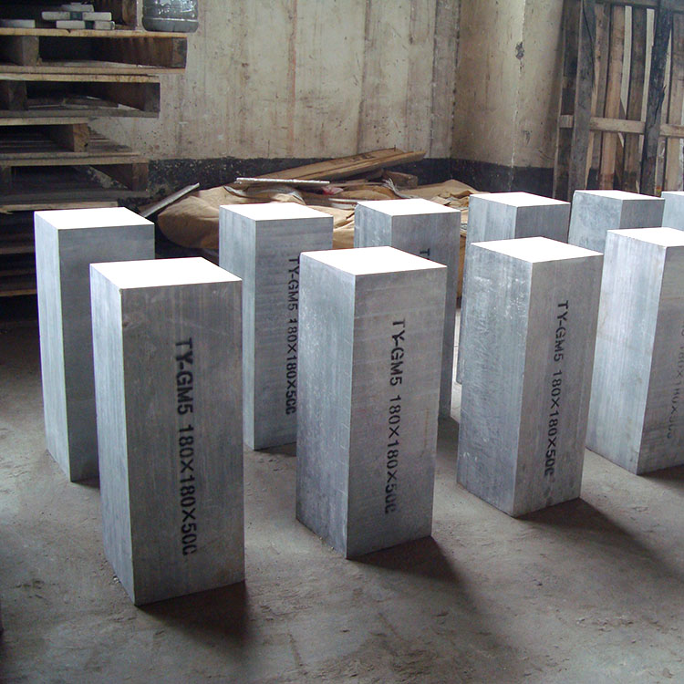 Workers installing Sunrise Vermiculite Ladle Insulation Board