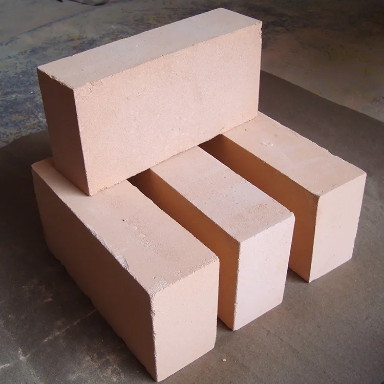 High-strength refractory clay insulation bricks