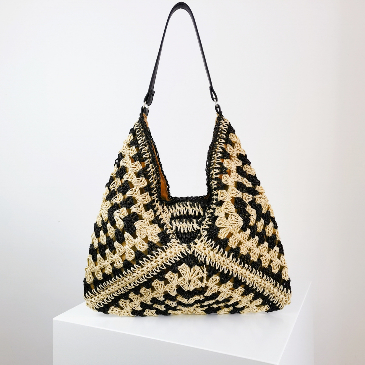 Design Handmade Straw Hollow Color Contrast Woven Shoulder Tote Bag