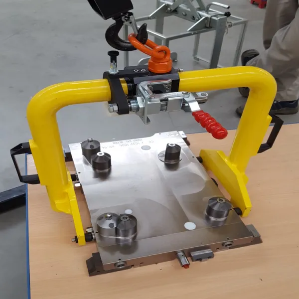 https://shmuker.oss-cn-hangzhou.aliyuncs.com/data/oss/6242ba2c6f6f1e7f78cd2f52/6784d8099f04b017f658be62/20250212152353/Auto%20Production%20Line%20Lifter-6.jpg