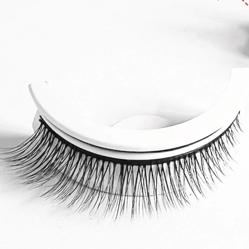 Self-adhesive false eyelashes, no glue required, no removal required