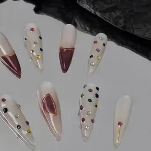 https://shmuker.oss-cn-hangzhou.aliyuncs.com/data/oss/643eba85f5b37d6cf4da3abe/65d16d7ec8f2c97966e38c95/Ice%20transparent%20nude%20cool%20hand-worn%20nail-2.jpg