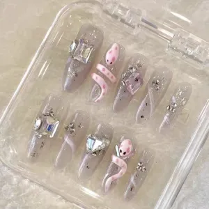 https://shmuker.oss-cn-hangzhou.aliyuncs.com/data/oss/643eba85f5b37d6cf4da3abe/65d16d7ec8f2c97966e38c95/Pink-three-dimensional-snake-wearing-armor-3.jpg