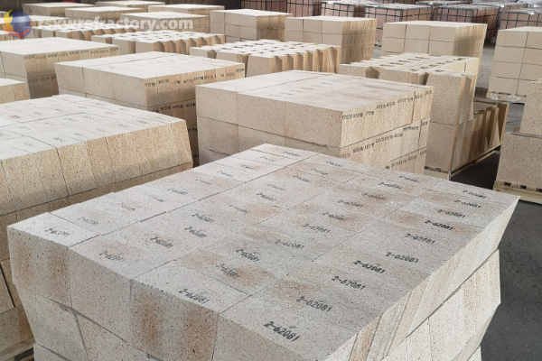 Refractory bricks