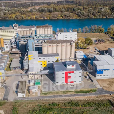 https://shmuker.oss-cn-hangzhou.aliyuncs.com/data/oss/65b068c3c2e9735675cac322/65b0a486107bc6700293c9bf/大豆浓缩蛋白设备-2.jpg