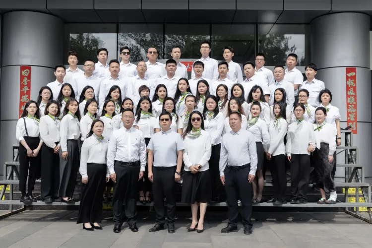 https://shmuker.oss-cn-hangzhou.aliyuncs.com/data/oss/6630849d58252f25c99f2e03/663dd94eb3b78b5159cd8f40/20240614143101/Group%20Photo%20of%20Yunnan%20Yingfu.jpg