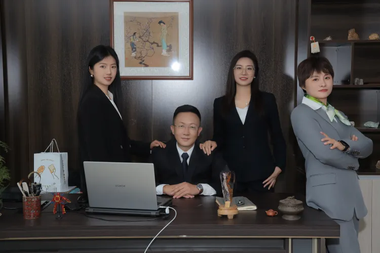 https://shmuker.oss-cn-hangzhou.aliyuncs.com/data/oss/6630849d58252f25c99f2e03/663dd94eb3b78b5159cd8f40/20240614143101/Personnel%20&%20Administration%20Department.jpg