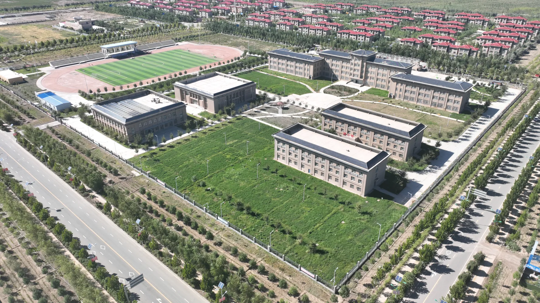 https://shmuker.oss-cn-hangzhou.aliyuncs.com/data/oss/66cd4b7bc6e5353160e922f6/66ce8ca26776370119ff3671/20240902145844/DJI_0569.JPG