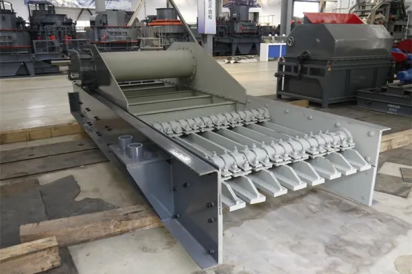 https://shmuker.oss-cn-hangzhou.aliyuncs.com/data/oss/66cfd7603dfc4b7004f304ac/66d56c26c70a712e82152eb9/20240910163100/ZSW-Vibrating-Feeder-2.jpg