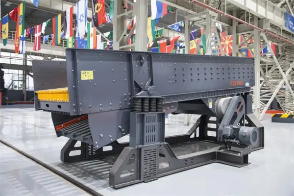 https://shmuker.oss-cn-hangzhou.aliyuncs.com/data/oss/66cfd7603dfc4b7004f304ac/66d56c26c70a712e82152eb9/20240910164800/F5X-Vibrating-Feeder-4.jpg