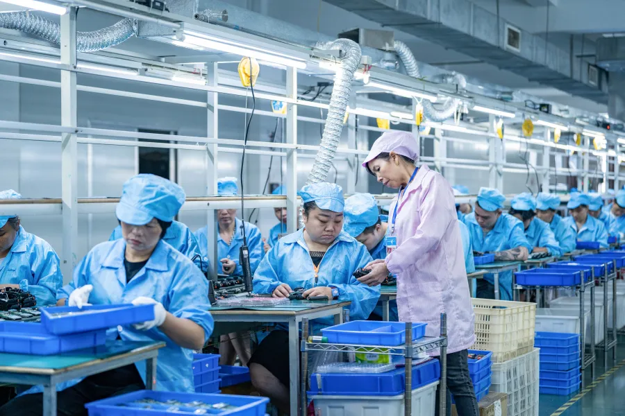 https://shmuker.oss-cn-hangzhou.aliyuncs.com/data/oss/67b041d95c68ee1d41669752/67d7e2582e351c56888caa53/20250422152808/团队.jpg