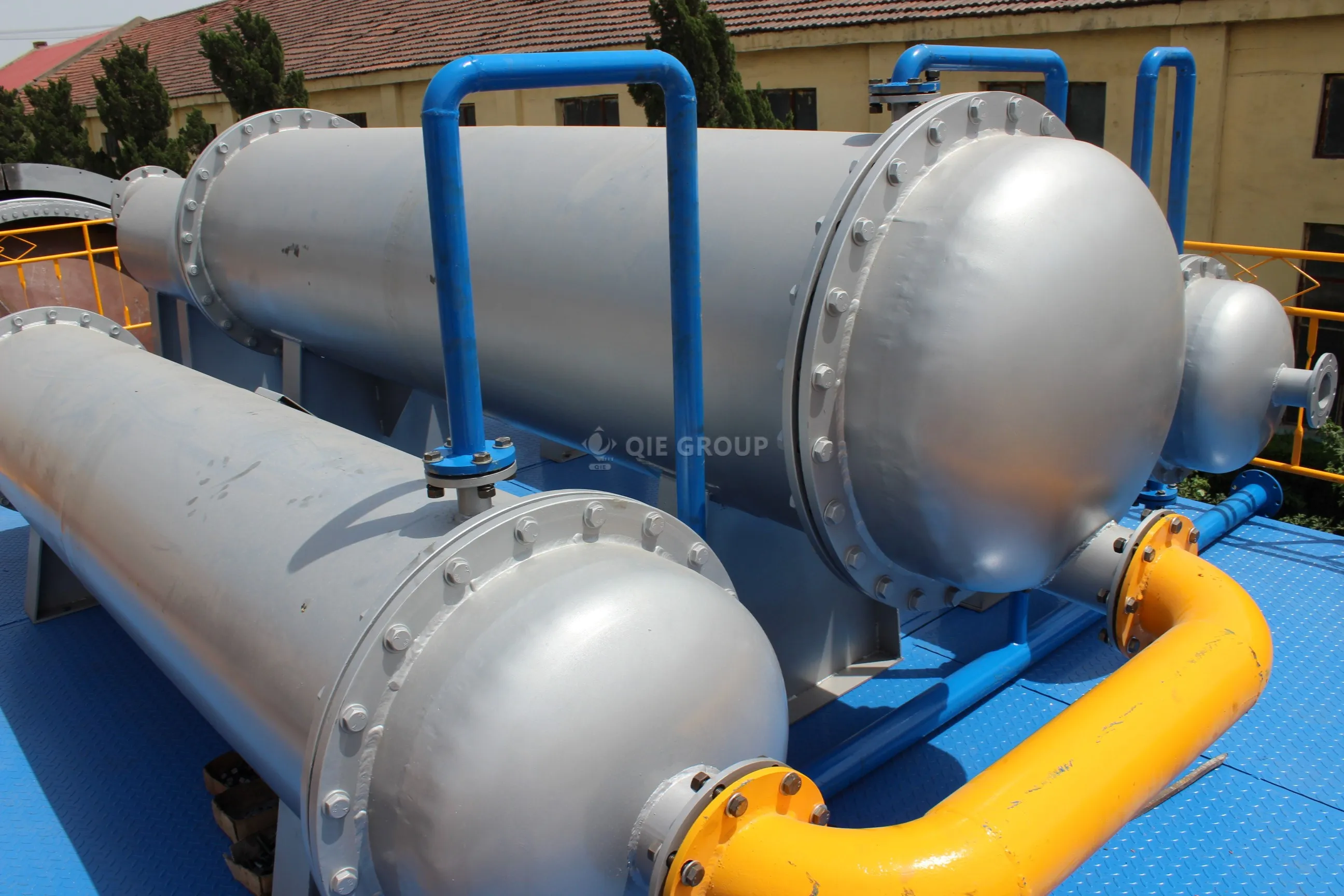 Solvent condenser