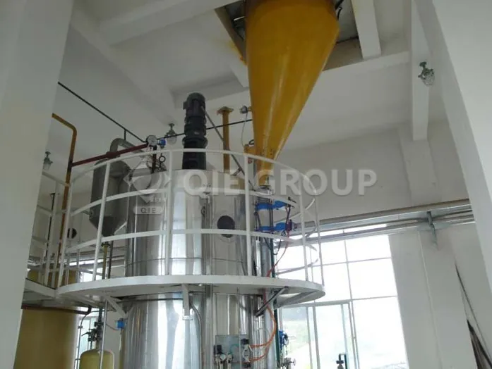 Sunflower oil decolorization