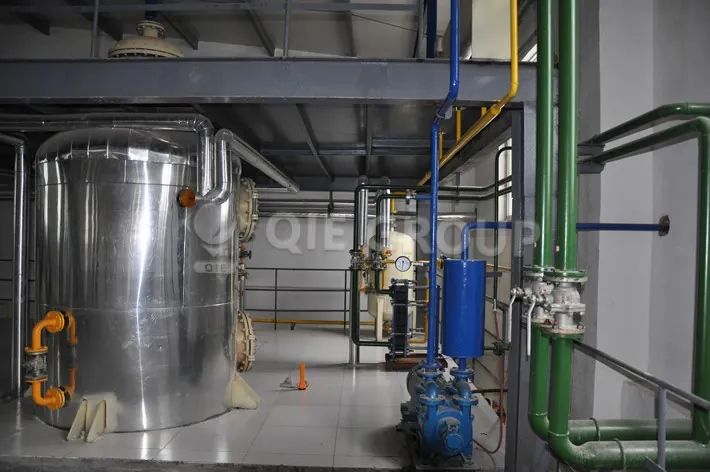 Peanut oil desolventization