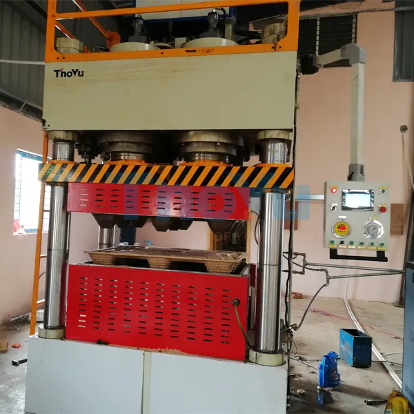 https://shmuker.oss-cn-hangzhou.aliyuncs.com/data/oss/681c57cbb9186d36f6d28816/68218e2c3bbe3801b10e4c37/20250603152702/Single-mould-pressed-wood-pallet-machine-2.jpg