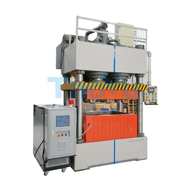 Plastic pallet moulding machine