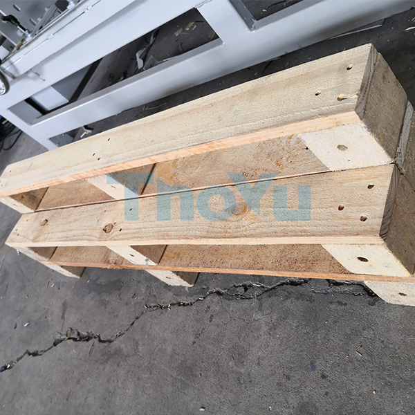 Pallet-legs-nailing-machine-5