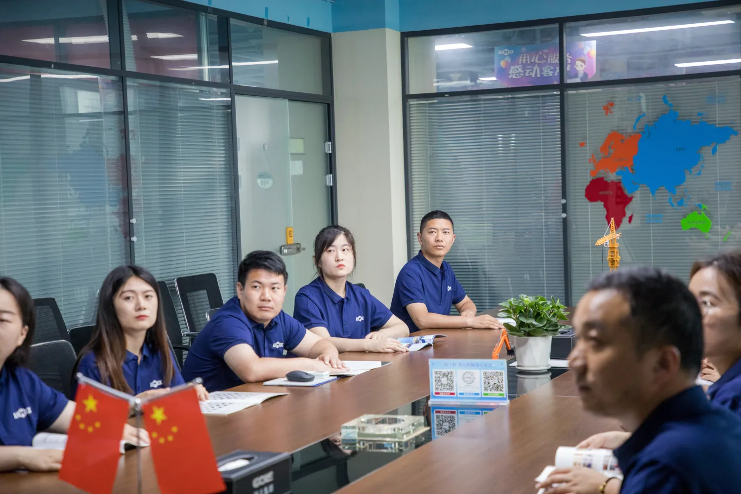 https://shmuker.oss-cn-hangzhou.aliyuncs.com/data/oss/682d89054527840c60fb0d2e/682e7f724527840c60fb20ca/20250620150049/aimix_staff.jpg