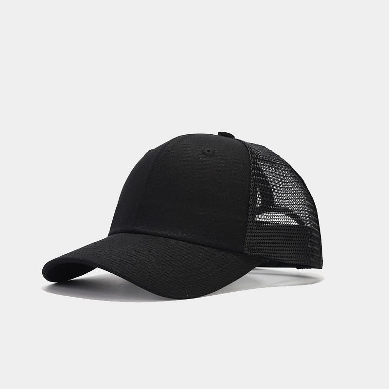 Child wearing Chozun hat smiling