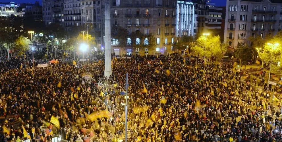 西班牙加泰罗尼亚街头大规模抗议